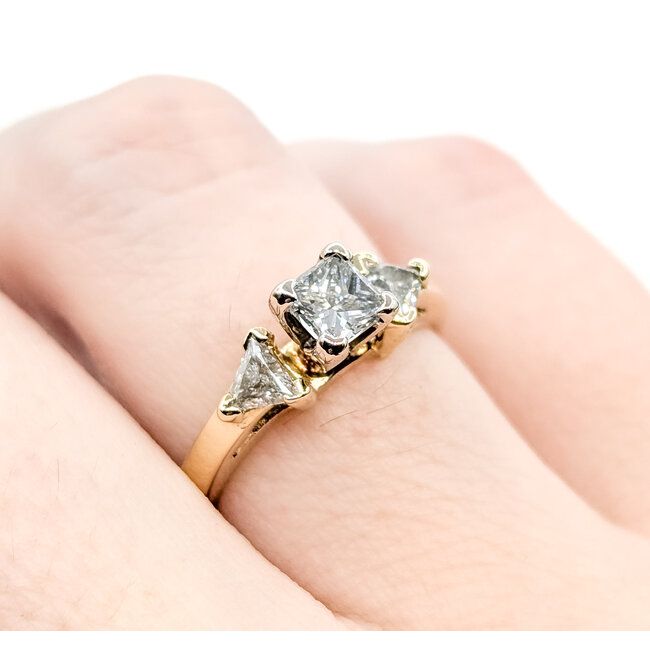 Ring 3-Stone 0.8ctw Princess Diamond 14ky 5mm Sz5.5 3.39g 225100061
