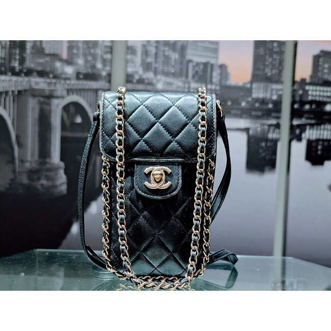 Handbag Chanel Chain Around Quilted Lambskin Phone Holder 125115018