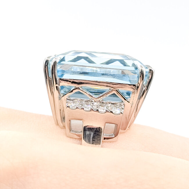 Ring Cocktail 0.8ctw Round Diamonds 44.41ct Aquamarine 18kw 24mm Sz6.5 21.6g 225100136