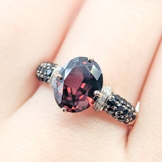 Ring Pave .54ctw Black/White Diamonds 3.36ct Garnet 10kr 11.85mm Sz11 3.68g 225100031