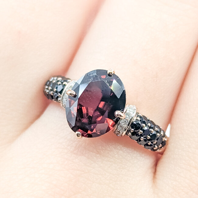 Ring Pave .54ctw Black/White Diamonds 3.36ct Garnet 10kr 11.85mm Sz11 3.68g 225100031