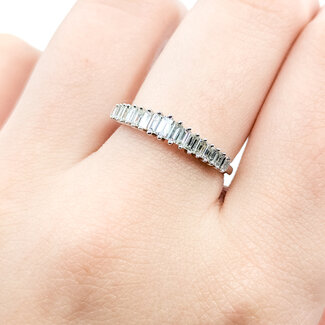 Ring Band Graduated .50ctw Baguette Diamonds 14kw 4.3mm Sz7 2g 225100094