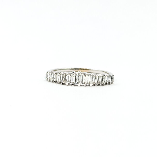 Ring Band Graduated .50ctw Baguette Diamonds 14kw 4.3mm Sz7 2g 225100094