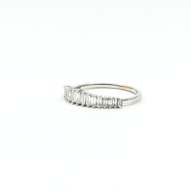 Ring Band Graduated .50ctw Baguette Diamonds 14kw 4.3mm Sz7 2g 225100094