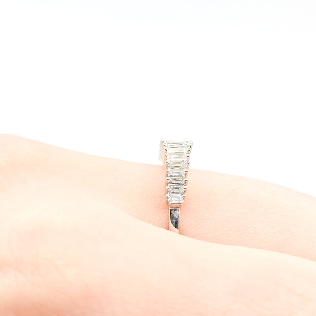 Ring Band Graduated .50ctw Baguette Diamonds 14kw 4.3mm Sz7 2g 225100094