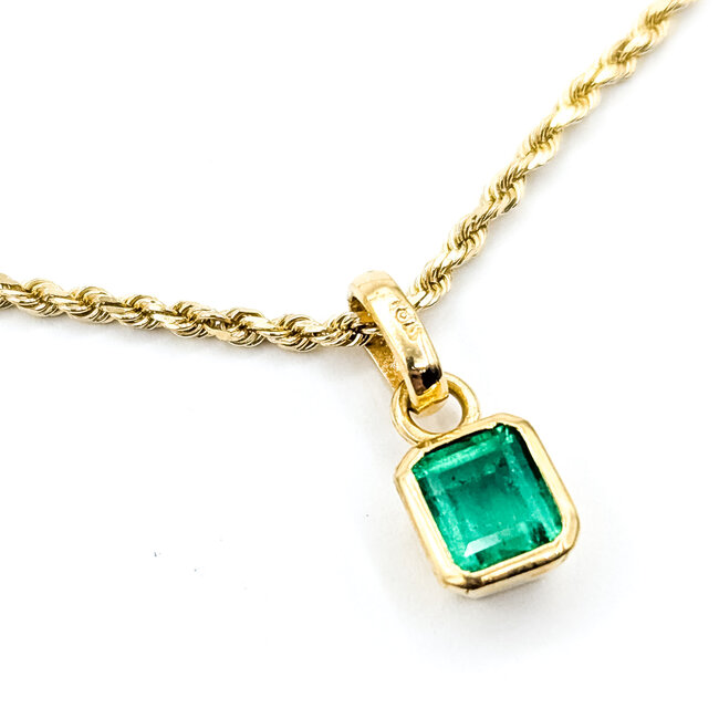 Pendant Solitaire Rope Chain .85ct Colombian Emerald 14ky 18" 12x7mm 6.56g 225100091
