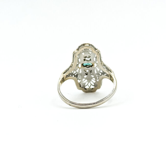 Ring Filigree Shield .04ctw Round Diamonds .10ct Emerald 18kw 18.5mm Sz5 2.41g 225100134