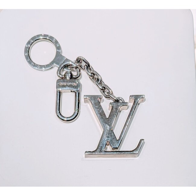 Keychain Louis Vuitton Chain Silver Hardware 125115039