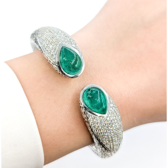 Bracelet Bangle Hinge 2.93ctw Round Diamonds 7.38ctw Colombian Emerald 14kw 14mm 7.25" 25.7g 225110098