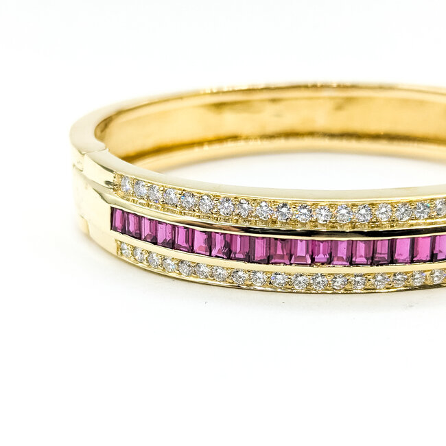Bracelet Bangle La Triomphe 3.2ctw Round Diamonds 5ctw Red Ruby 18ky 11.3mm 7.5" 45.14g 225100097