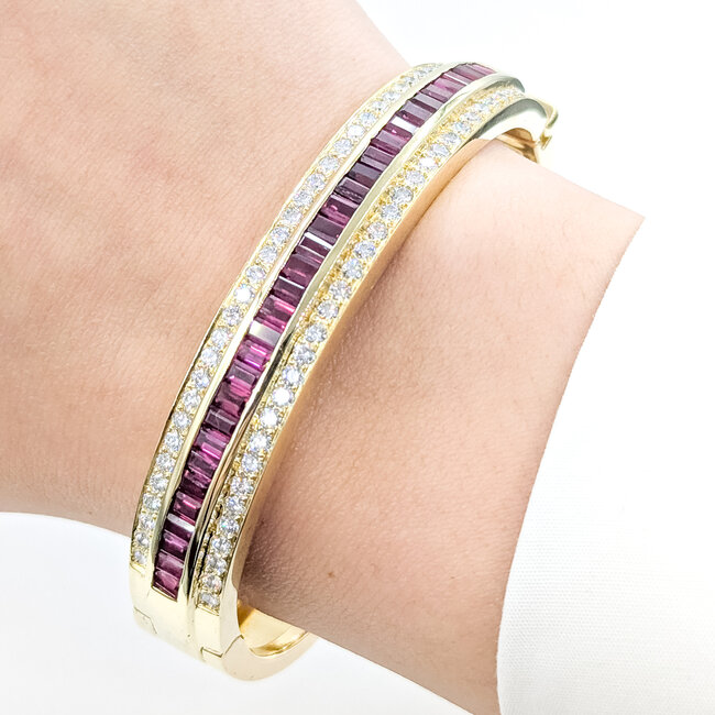 Bracelet Bangle La Triomphe 3.2ctw Round Diamonds 5ctw Red Ruby 18ky 11.3mm 7.5" 45.14g 225100097