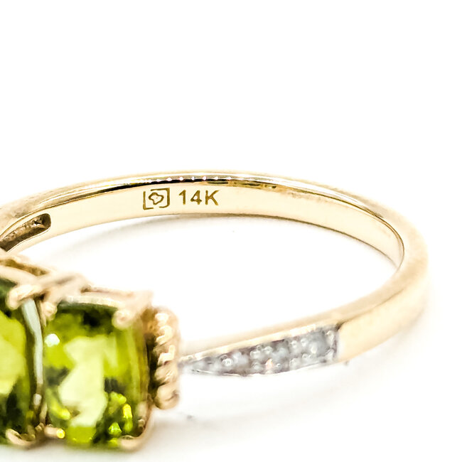 Ring 3-Stone .02ctw Round Diamonds 2.31ctw Peridot 14ky 7mm Sz7 2.81g 225100030