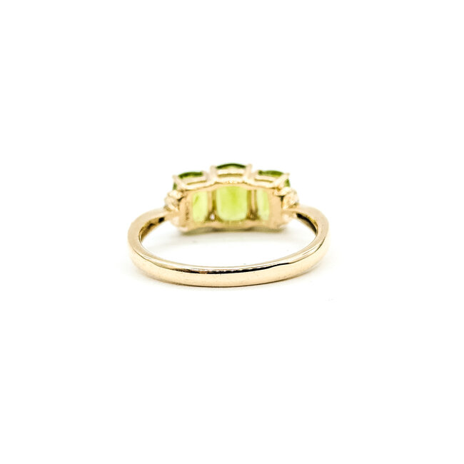 Ring 3-Stone .02ctw Round Diamonds 2.31ctw Peridot 14ky 7mm Sz7 2.81g 225100030
