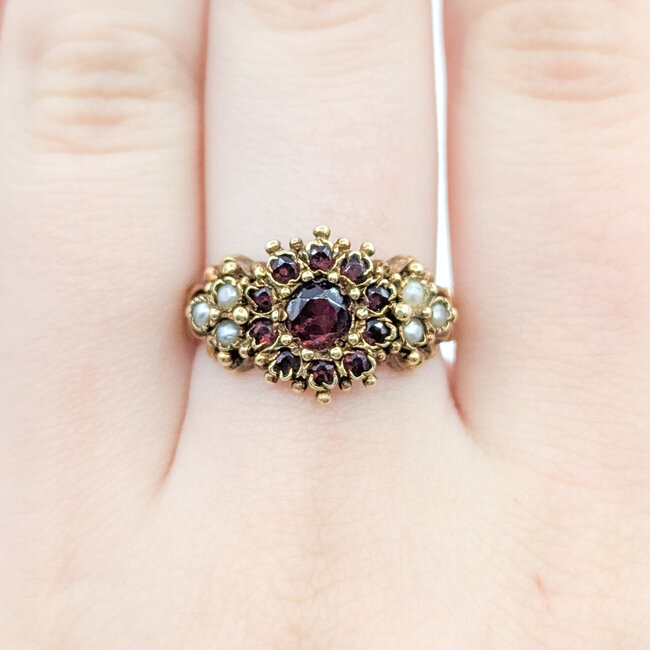Ring Ornate 1ctw Mozambique Garnet 2mm White Seed Pearls 14ky 13mm Sz7.5 5.22g 225110092