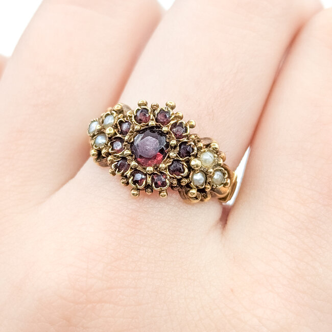 Ring Ornate 1ctw Mozambique Garnet 2mm White Seed Pearls 14ky 13mm Sz7.5 5.22g 225110092