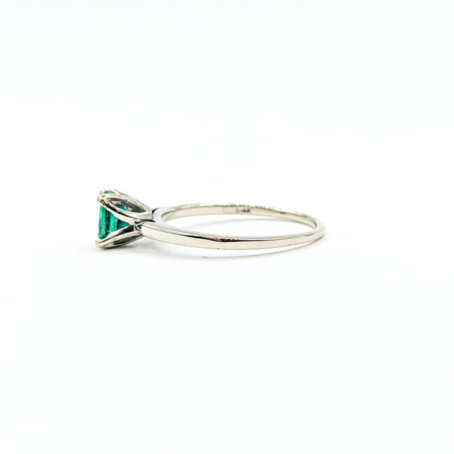 Ring Solitaire .75ct Emerald 14kw 7mm Sz9 2.6g 125110015