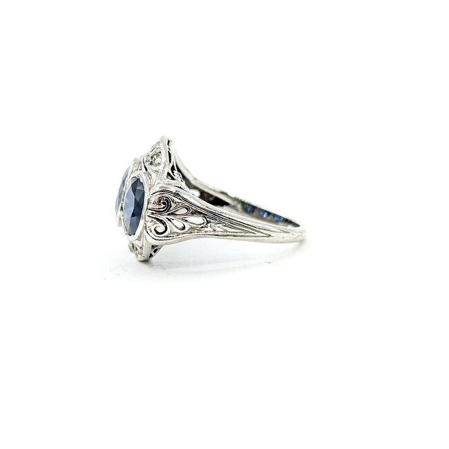 Ring 3-Stone Filigree 0.15ctw Round Diamonds 2.28ct Blue Sapphire Platinum 14mm Sz5 5.94g 225100139