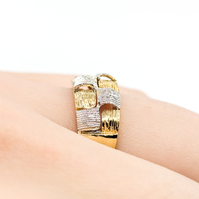 Ring Brushed Basket 18ktt 8mm Sz5.75 3.8g 125112019