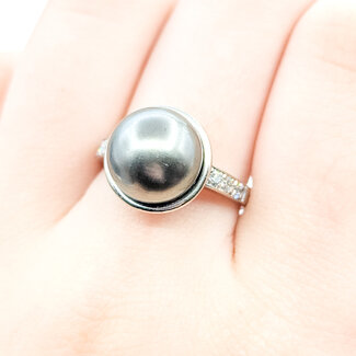 Ring Modern 0.16ctw Round Diamonds 11.5mm Tahitian Pearl 18kw 2.7mm Sz8 8.06g 225100152