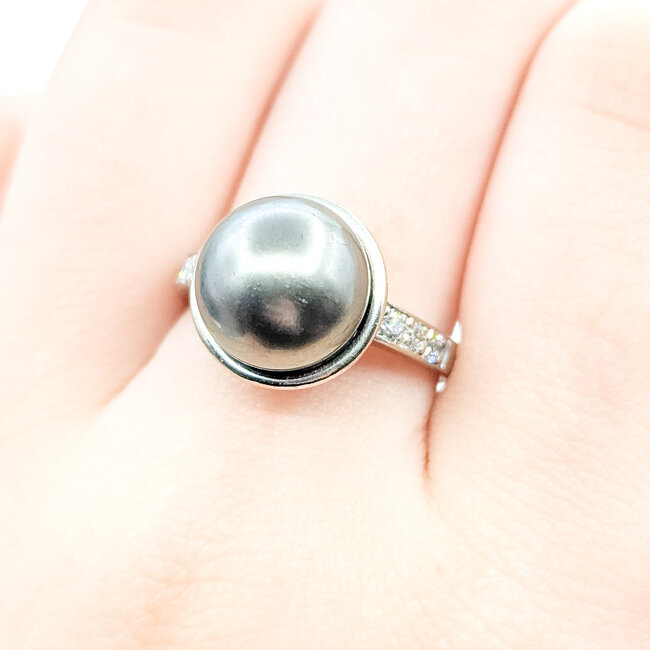 Ring Modern 0.16ctw Round Diamonds 11.5mm Tahitian Pearl 18kw 2.7mm Sz8 8.06g 225100152