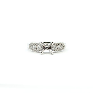 Ring 0.32ctw Diamonds 18kw 6.5x6.5mm 125110129