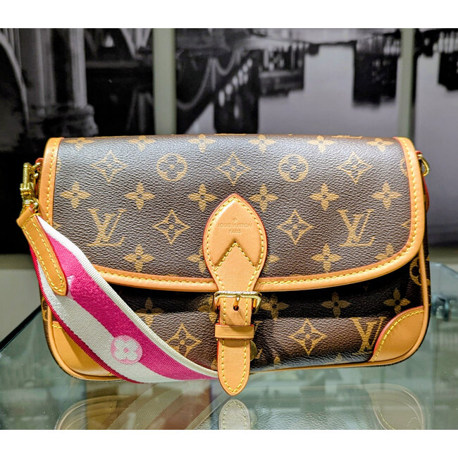 Handbag Louis Vuitton Diane Monogram Fuchsia 125115075