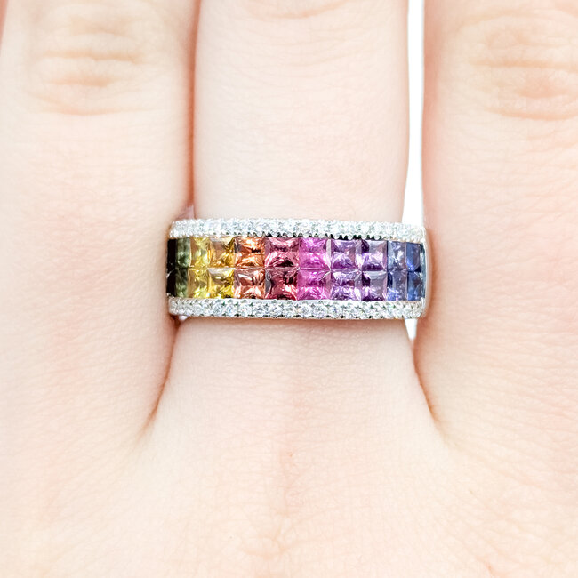 Ring Invisible Set 0.24ctw Round Diamonds 2.29ctw Rainbow Sapphire 14kw 7.8mm Sz7 7.35g 225110142