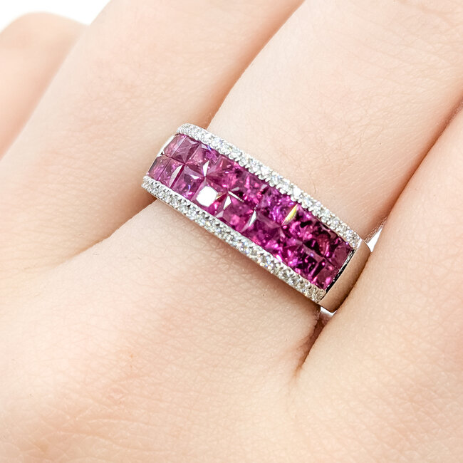 Ring Invisible Set 0.24ctw Round Diamonds 2.22ctw Ruby 14ky 7.3mm Sz7 6.20g 225110143