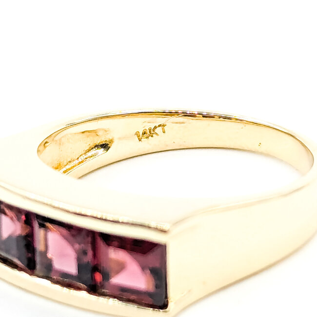 Ring 3.50ctw Mozambique Garnet 14ky 7.4mm Sz9 6.44g 125110058