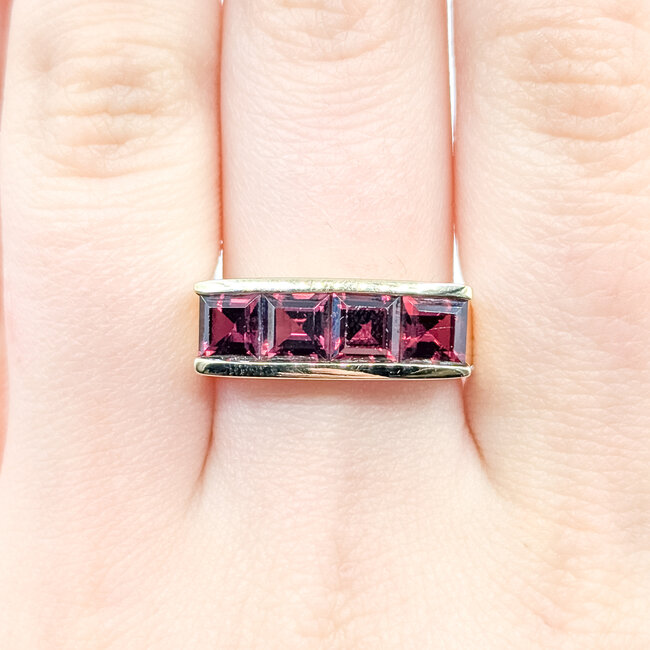 Ring 3.50ctw Mozambique Garnet 14ky 7.4mm Sz9 6.44g 125110058