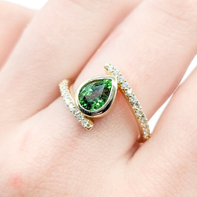 Ring Bypass 0.39ctw Round Diamonds 1.89ct Tsavorite 14ky 14mm Sz7.5 5.3g 225110013