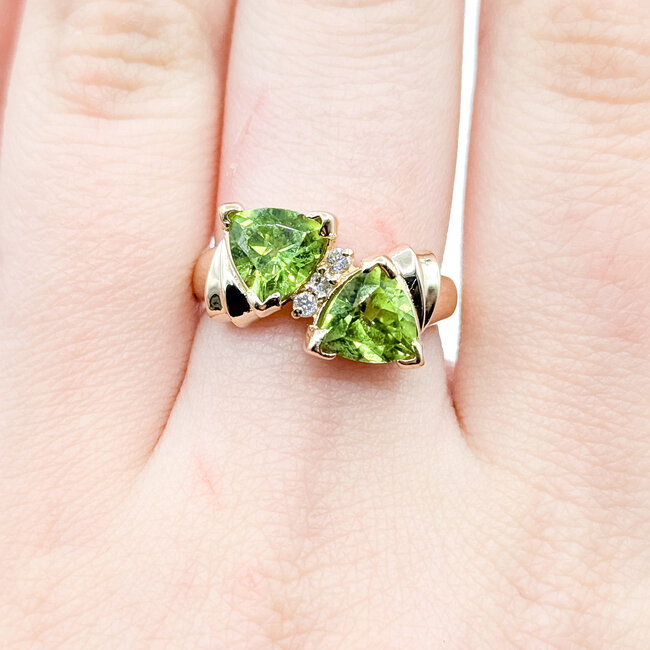 Ring Toi et Moi 0.03ctw Round Diamonds 2.2ctw Peridot 14ky 10.35mm Sz6.5 6.1g 225110021