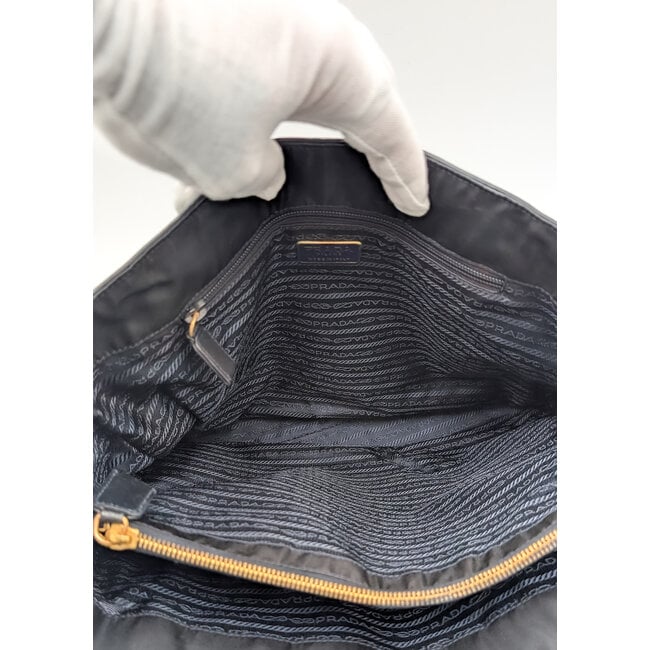 Handbag Prada Napa Navy Leather Gold Chain 125125059