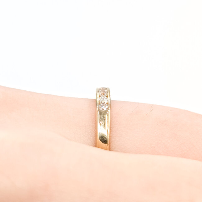 Ring .20ctw Round Diamonds 14ky 2.5mm Sz6 2.43g 125110022