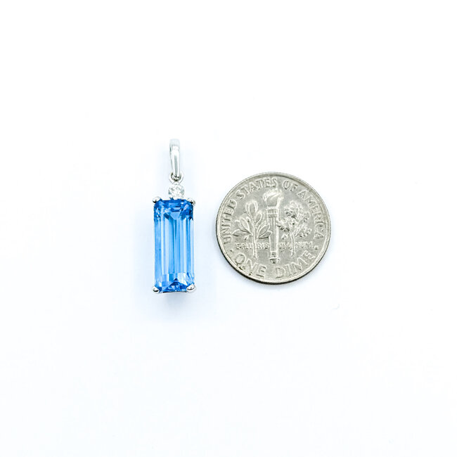 Pendant Simple 0.06ctw Round Diamonds 3.36ct Blue Topaz 14kw 25mm x 6mm 2.3g 225110039