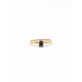 Ring Solitaire    GIA: 6237260814  .46ct Color Changing Alexandrite    14ky 2.5mm Sz6 2g 125110021