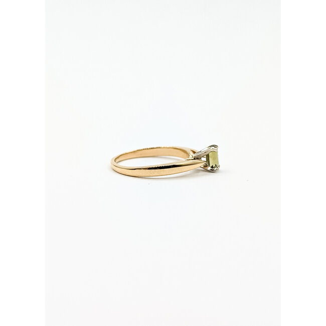 Ring Solitaire    GIA: 6237260814  .46ct Color Changing Alexandrite    14ky 2.5mm Sz6 2g 125110021