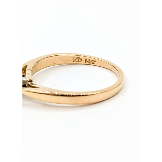 Ring Solitaire    GIA: 6237260814  .46ct Color Changing Alexandrite    14ky 2.5mm Sz6 2g 125110021