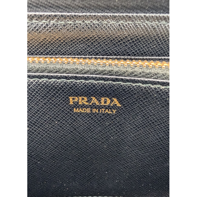 Wallet Prada Zippy Saffiano Black Leather 126015018