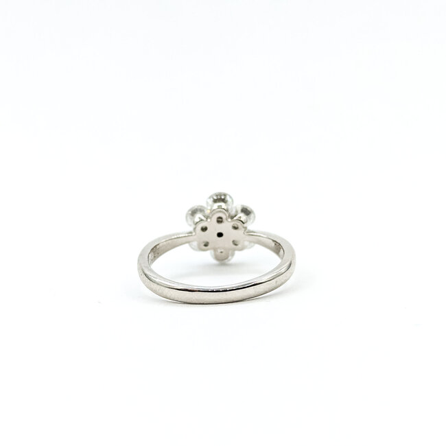 Ring Flower .85ctw Round Diamonds GIA: 3515692896 .22ctw Color Changing Alexandrite 900pt 2.3mm Sz5 4.28g 125120100