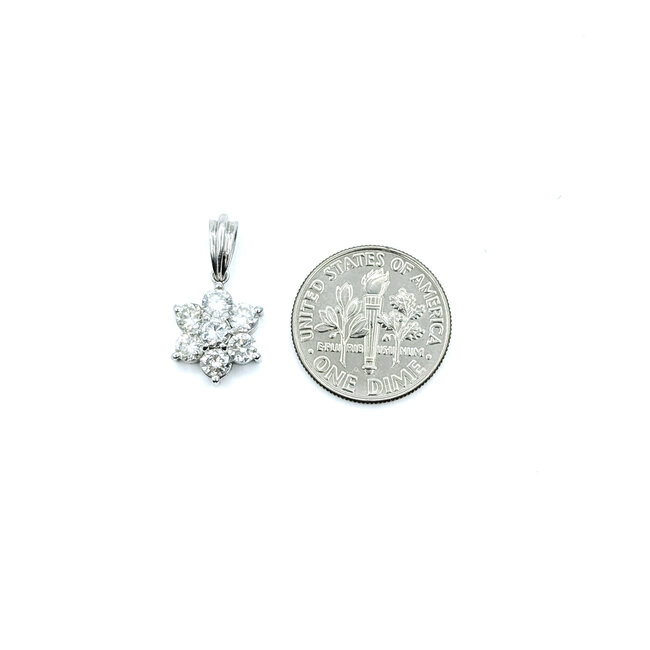 Pendant Flower 1.06ctw Round Diamonds 900pt .75x.45" 2.56g 125120101
