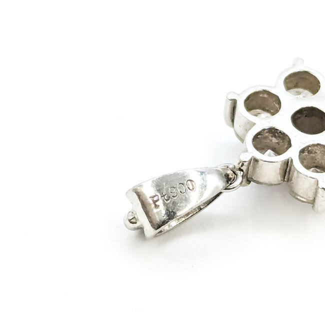 Pendant Flower 1.06ctw Round Diamonds 900pt .75x.45" 2.56g 125120101