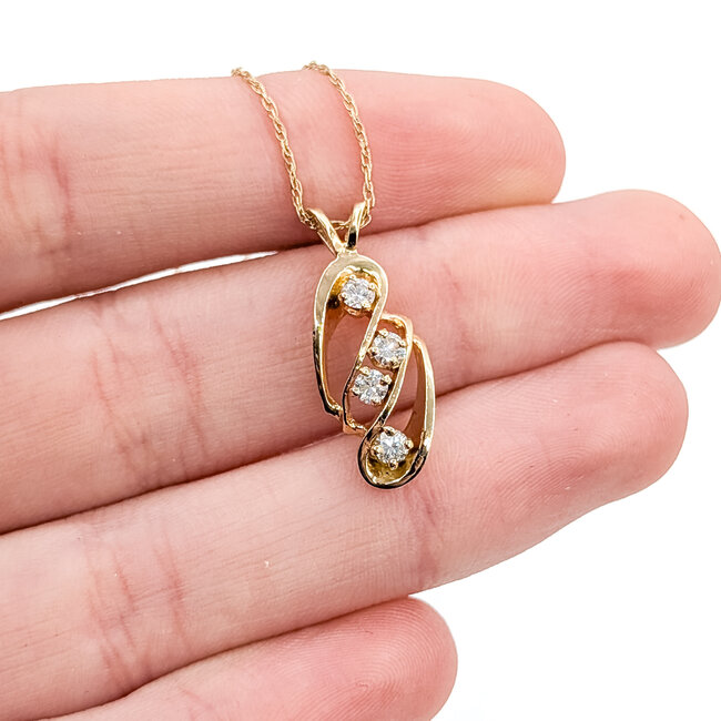 Pendant Scattered .30ctw Round Diamonds 14ky 1x.4" 19" 2.44g 125120105