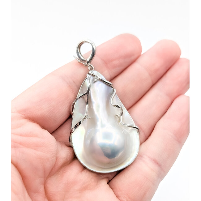 Pendant Pearl Enhancher 0.04ctw Round Diamonds 2x1.25" MOP Pearl K18WG 2.4x1.25" 19.49g 126010031