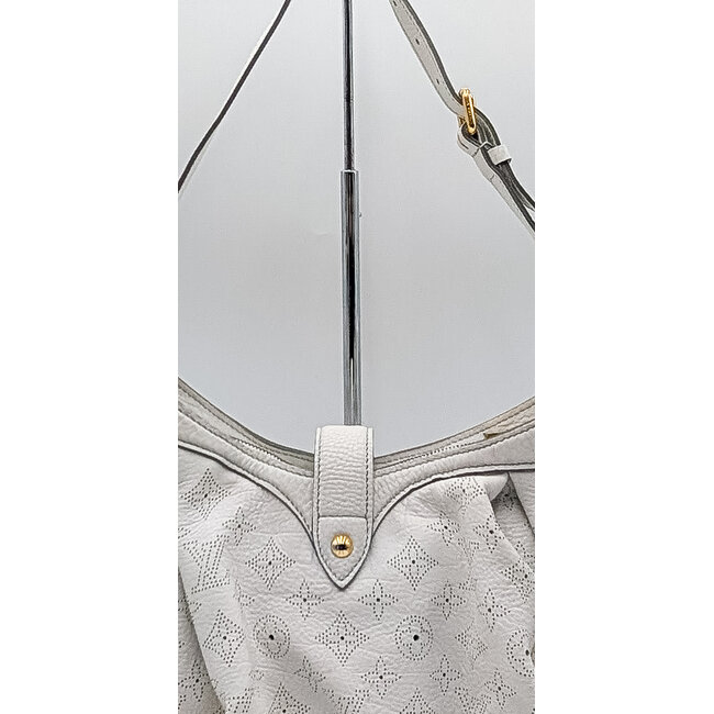 Handbag Louis Vuitton Mahina XS 126015121