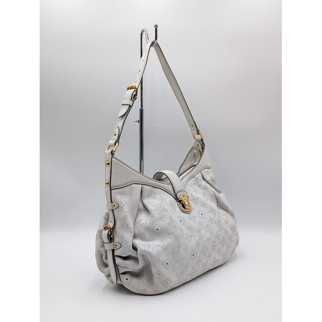 Handbag Louis Vuitton Mahina XS 126015121