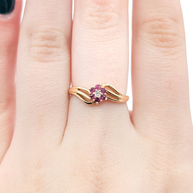 Ring Flower .02ctw Round Diamonds .06ctw Rubies K14YG 8mm 2.4g 126010041
