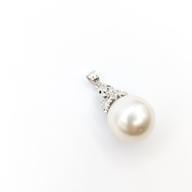 Pendant Drop 0.05ctw Diamonds 16mm White Pearl K18WG 1.4x.9" 8.62g 126010036
