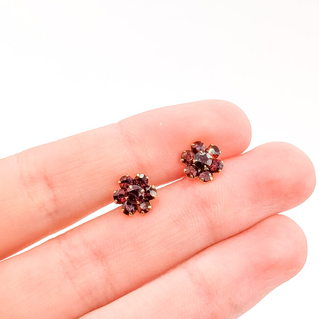 Earrings Stud Floral 1.00ctw Dark Garnet 14ky 8.5mm 0.88g 226020005