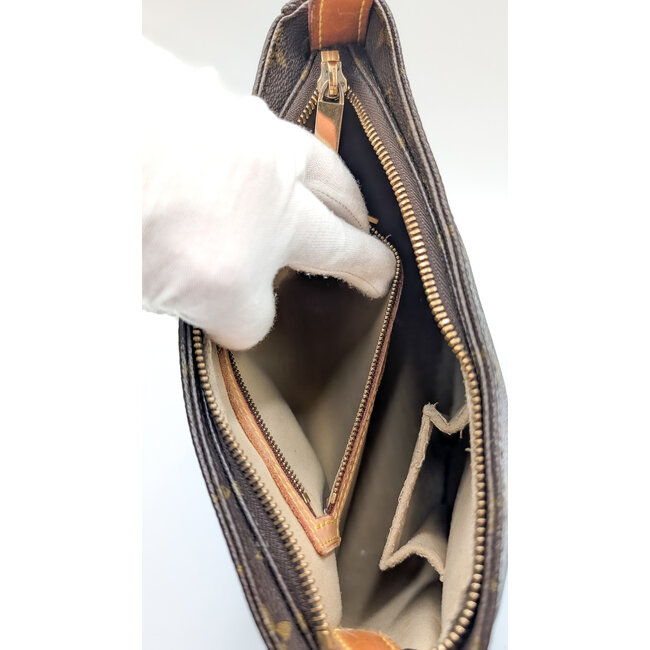 Handbag Louis Vuitton Looping Monogram 126025009